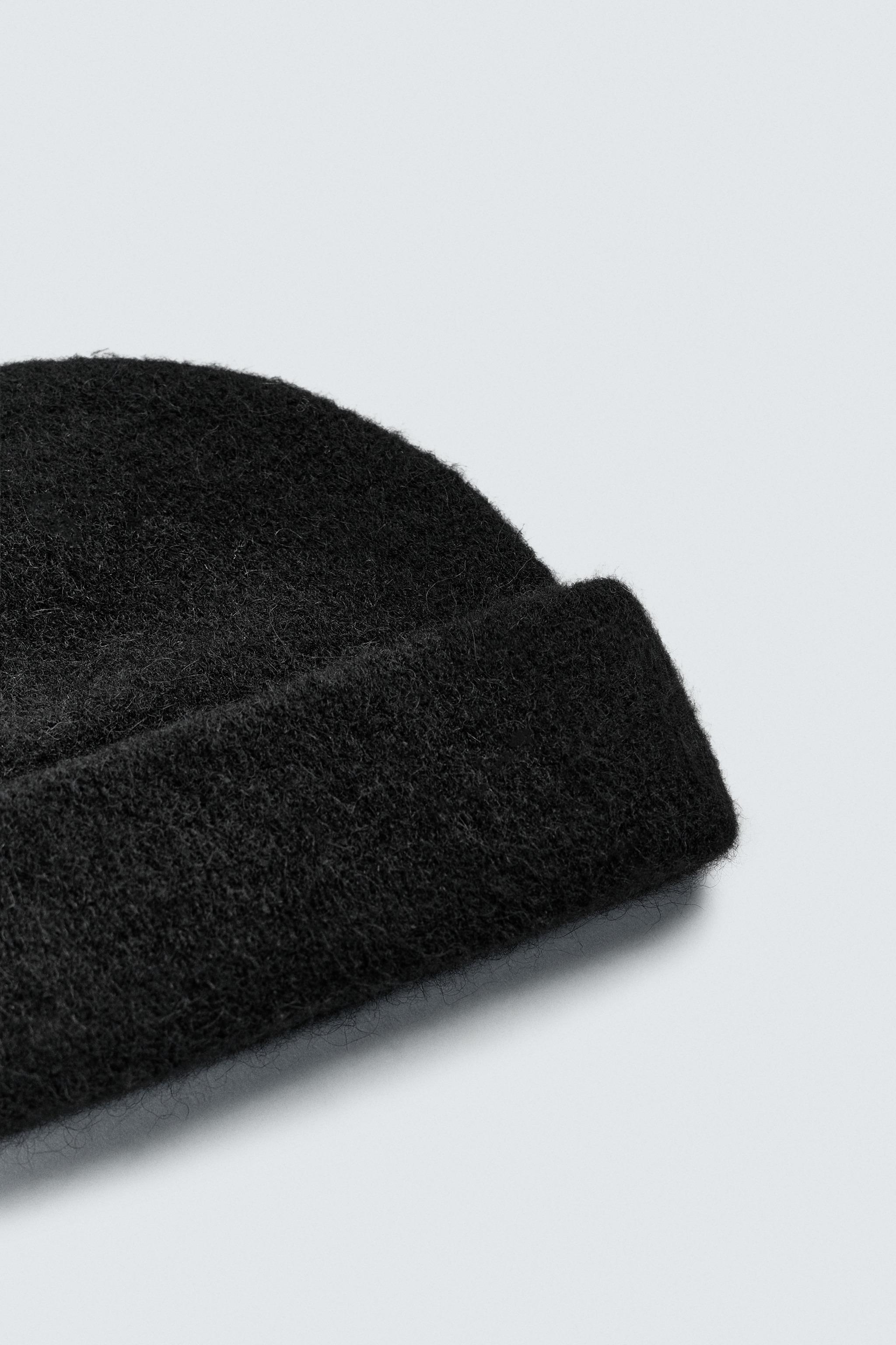 SHORT BRUSHED KNIT HAT